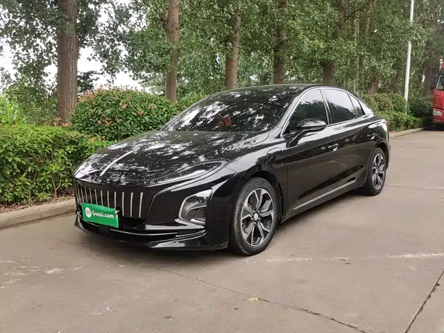 Hongqi E-QM5 2023