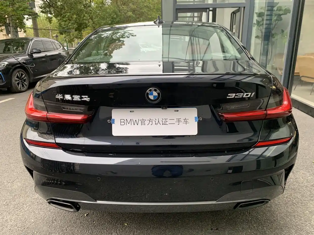 BMW 3 Series 2022 330i M Sport Shadow Edition фото 6