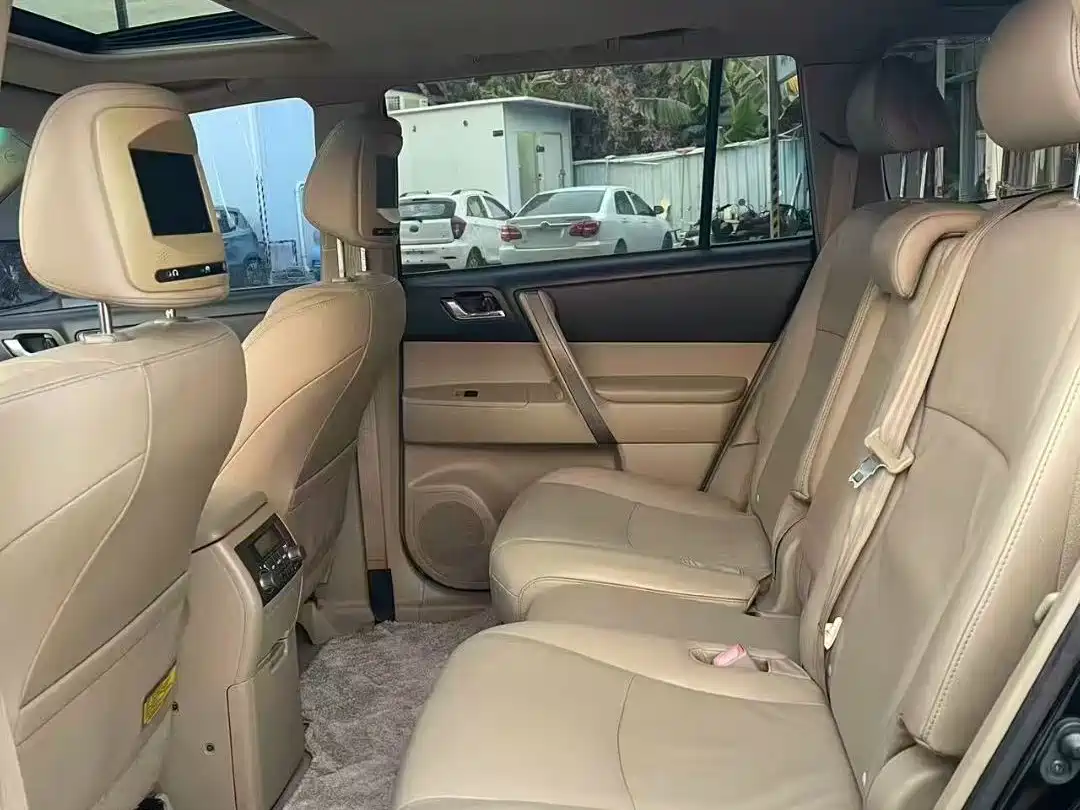Toyota Highlander 2011 2.7L 2WD 7-seat Elite фото 7