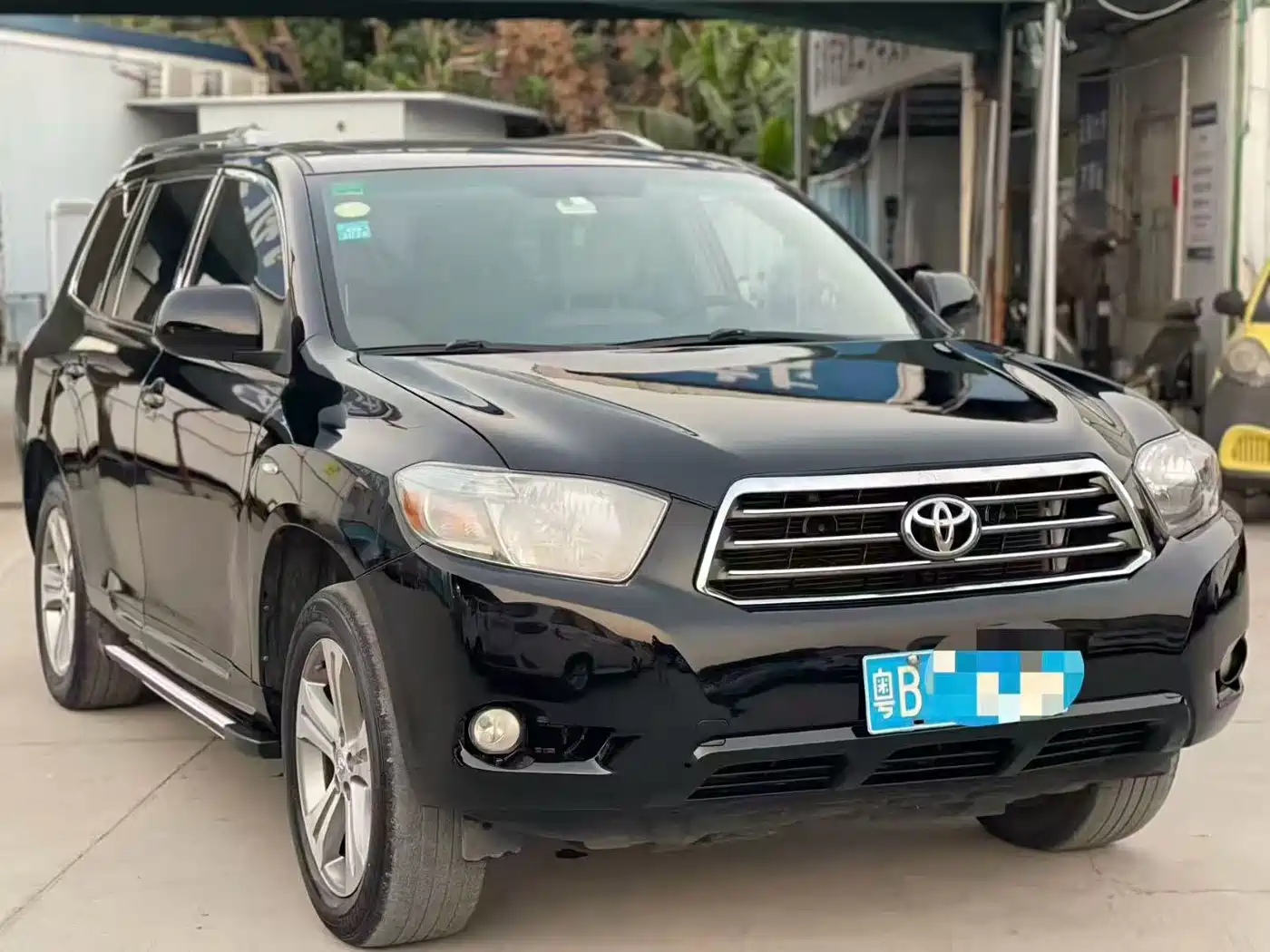 Toyota Highlander 2011 2.7L 2WD 7-seat Elite фото 3