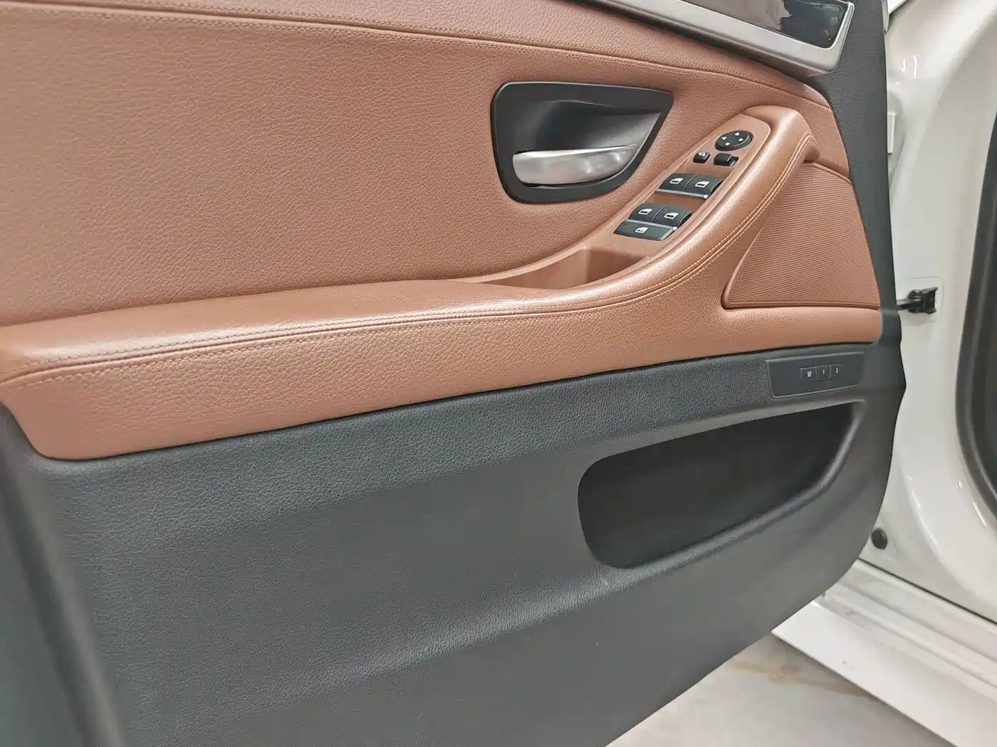 BMW 5 Series 2017 520Li Classic Edition фото 9