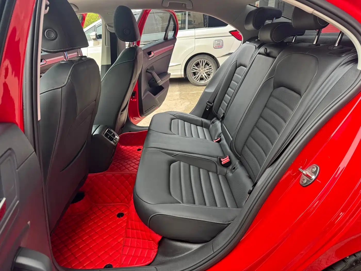 Volkswagen Lamando 2021 280TSI DSG Comfort Edition фото 11
