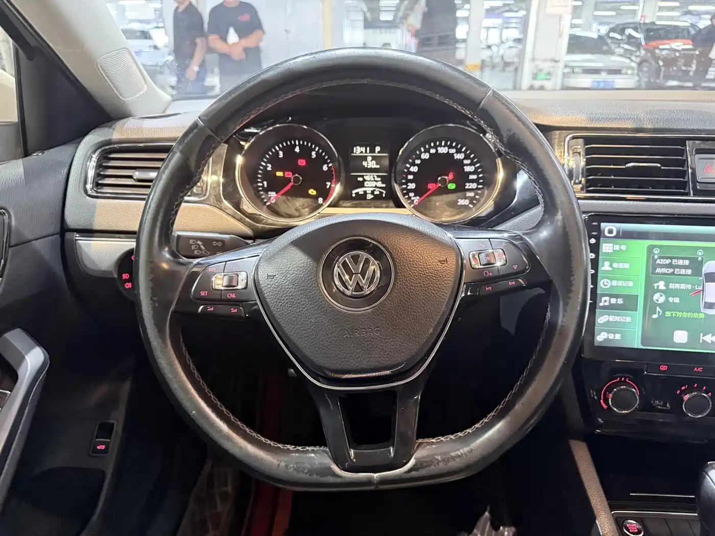 Volkswagen Sagitar 2018 1.6L Automatic Comfort фото 12