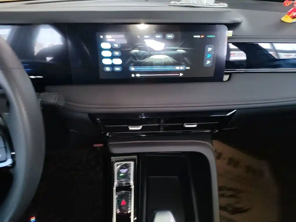 Roewe i5 2025 2026 1.5L CVT Luxury
