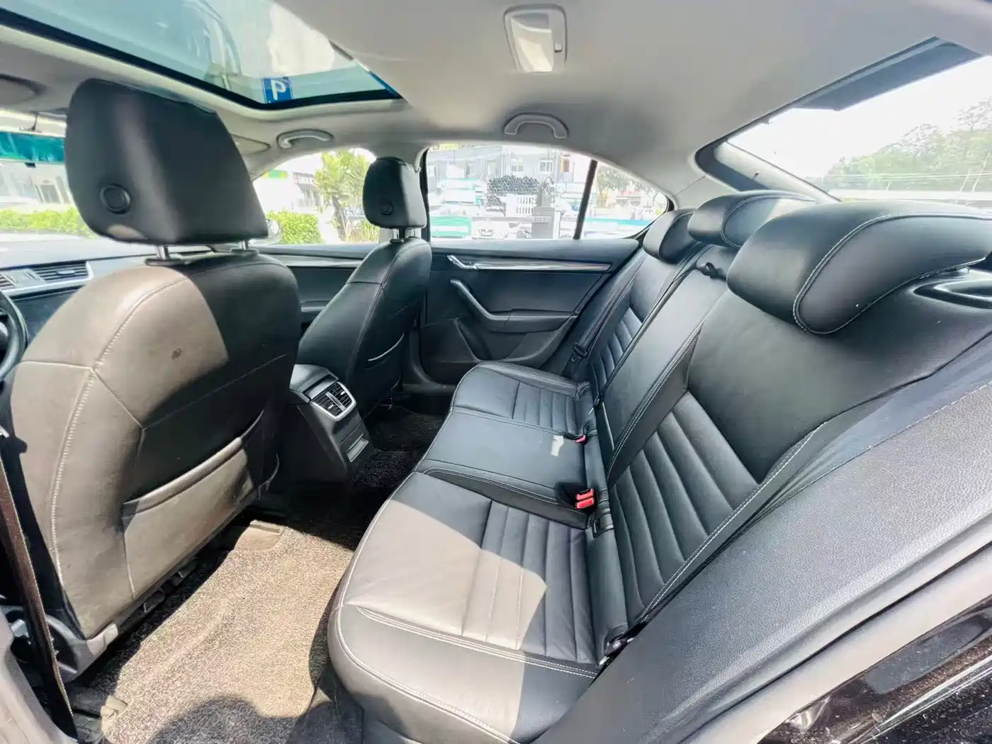 Škoda Octavia 2016 TSI280 DSG Smart Edition фото 8