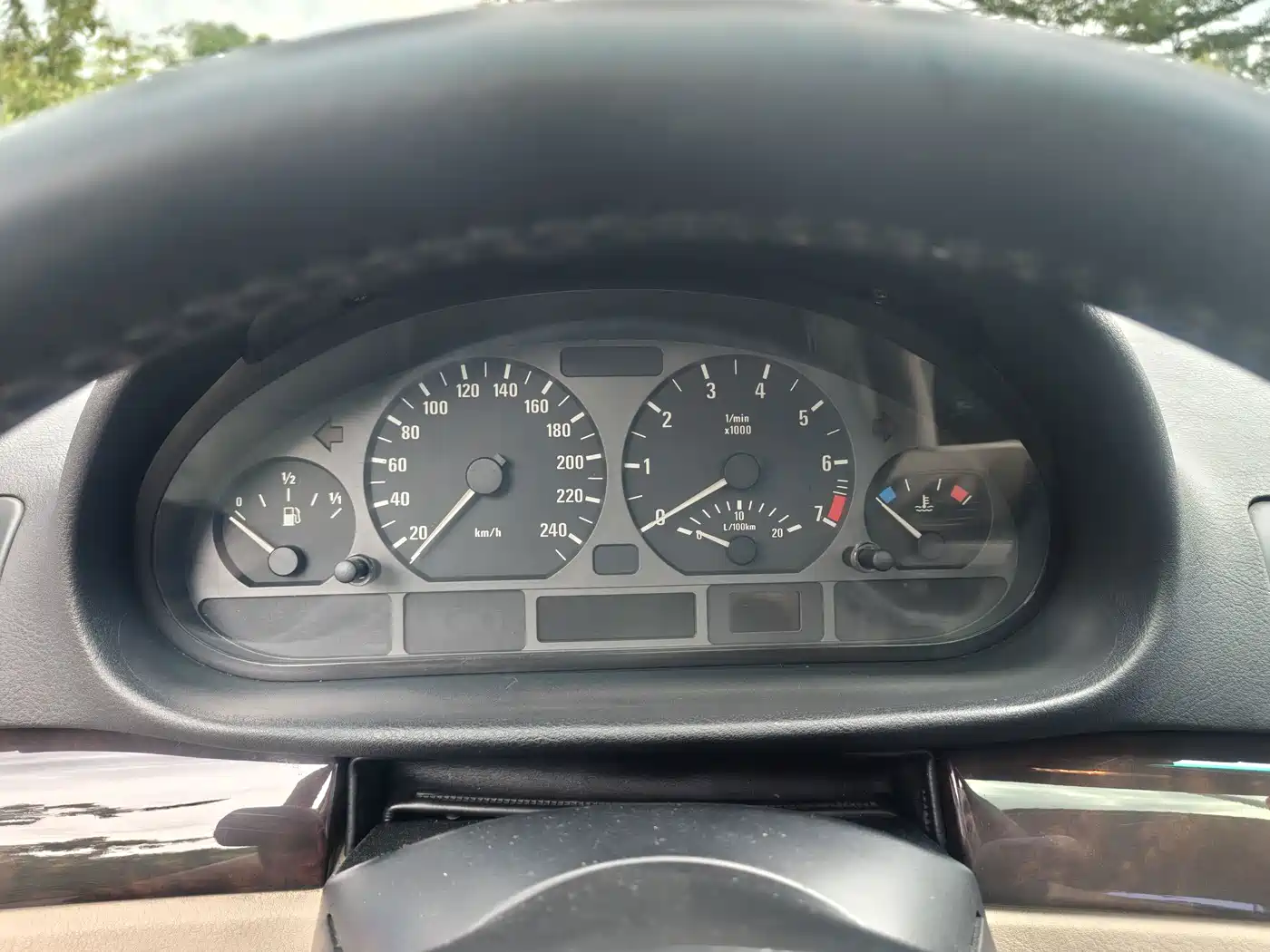 BMW 3 Series 2003 2004 325i