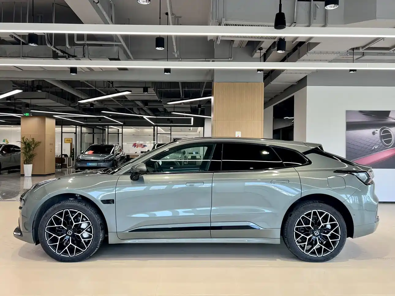 ZEEKR EXTREME KRYPTON 001