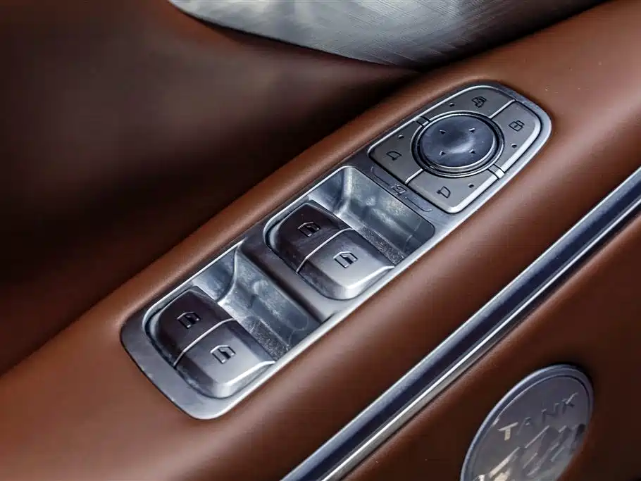 TANK TANK 700 NEW ENERGY