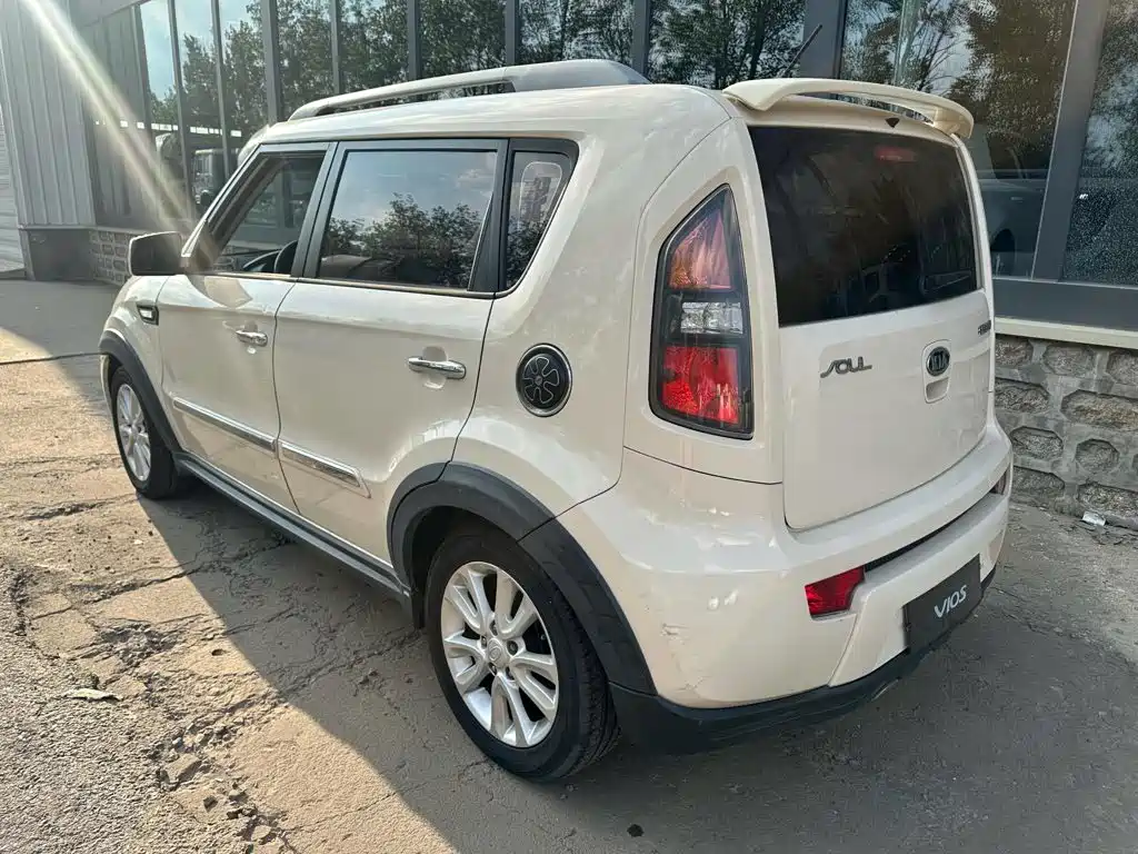 Kia Soul 2013 2013 1.6L AT GL