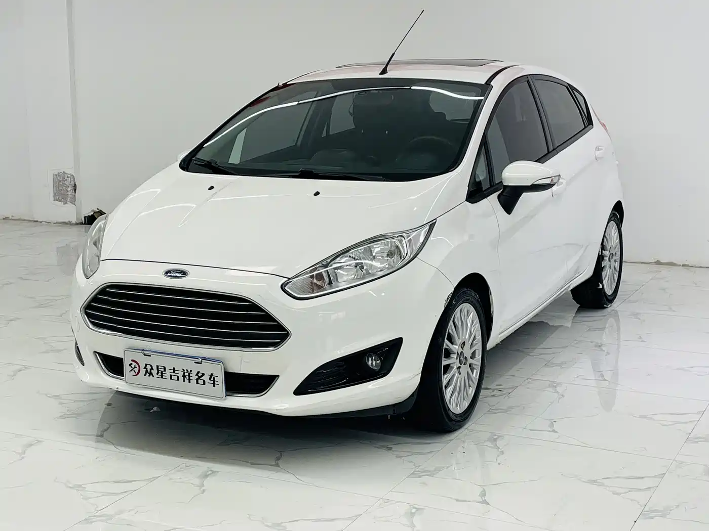 Photo 3 - Ford Fiesta