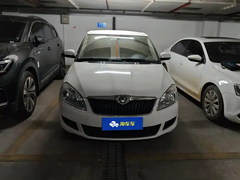 Фото 2 - Škoda Fabia