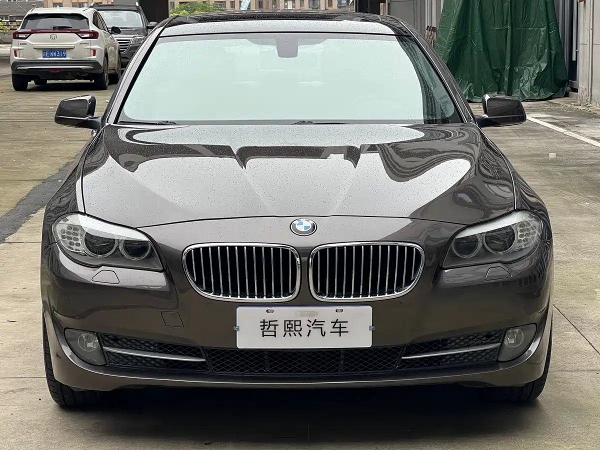 BMW 5 Series 2013 525Li Luxury фото 2