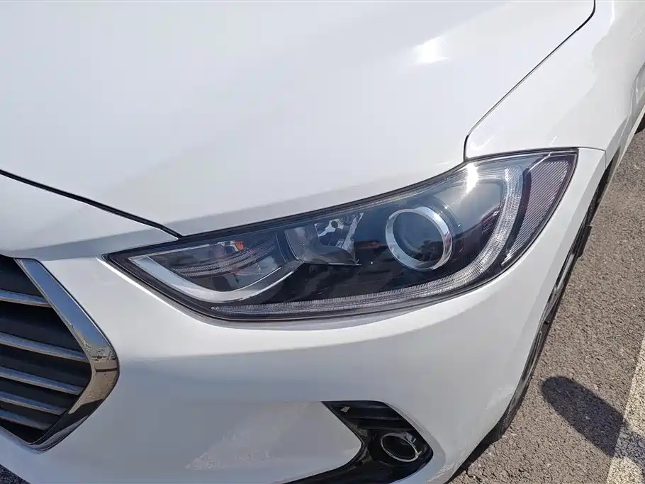 Hyundai Elantra 2016 Model 1.6L Automatic Smart Elite фото 5