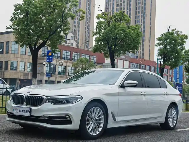 BMW 5 SERIES