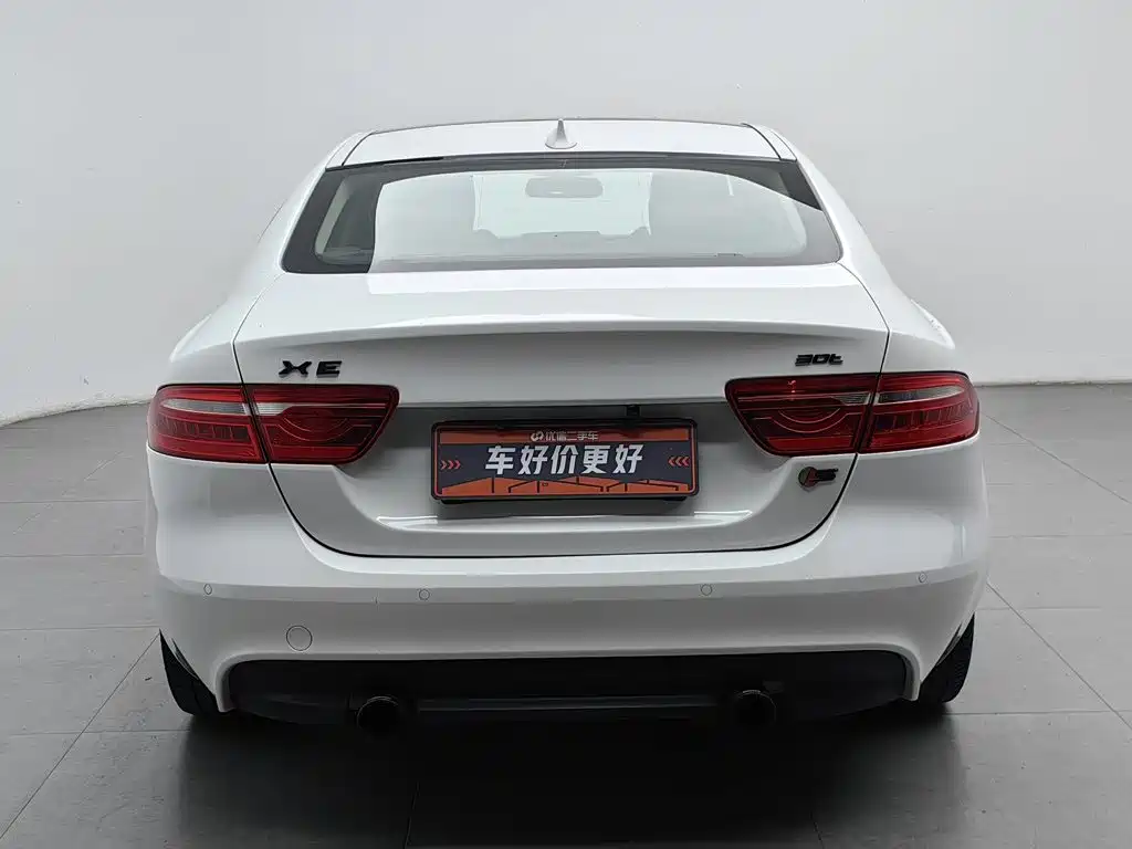 2017 Jaguar XE