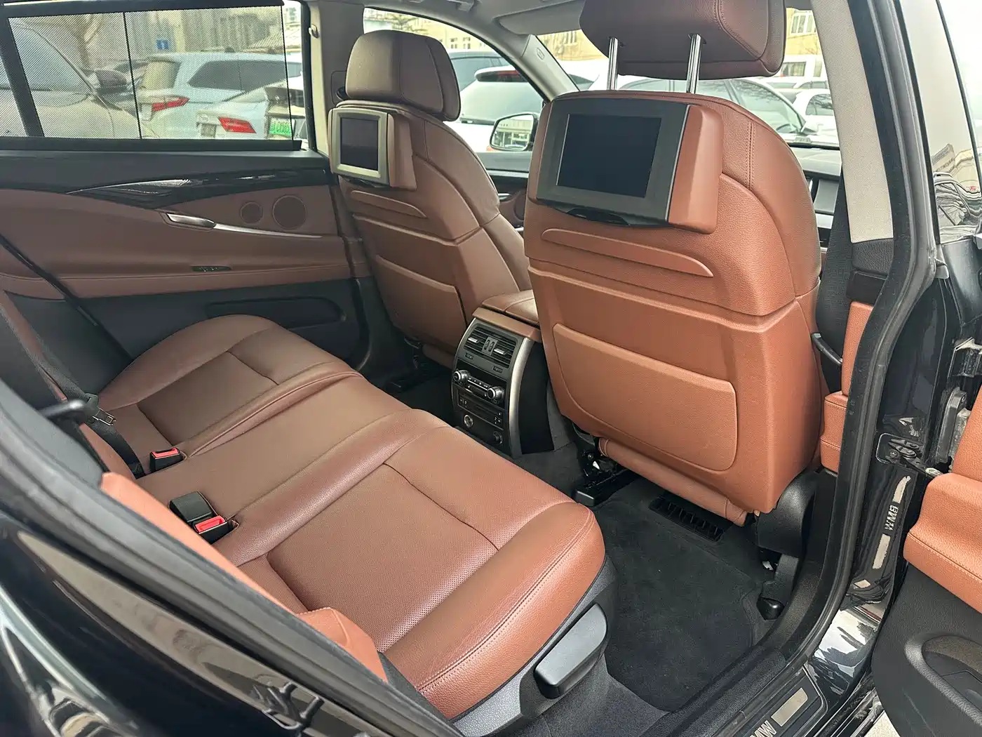 BMW 5 Series GT 2011 535i xDrive Luxury Model фото 7