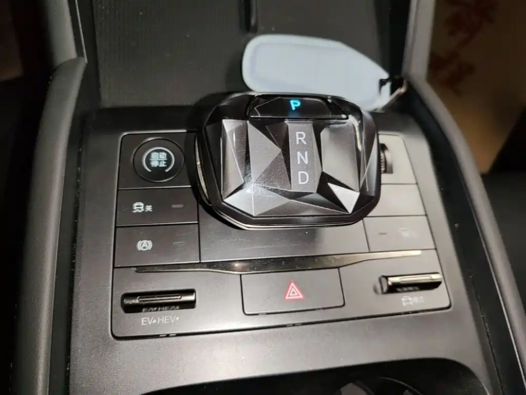 BYD Qin L 2024 DM-i 80KM Superior фото 14