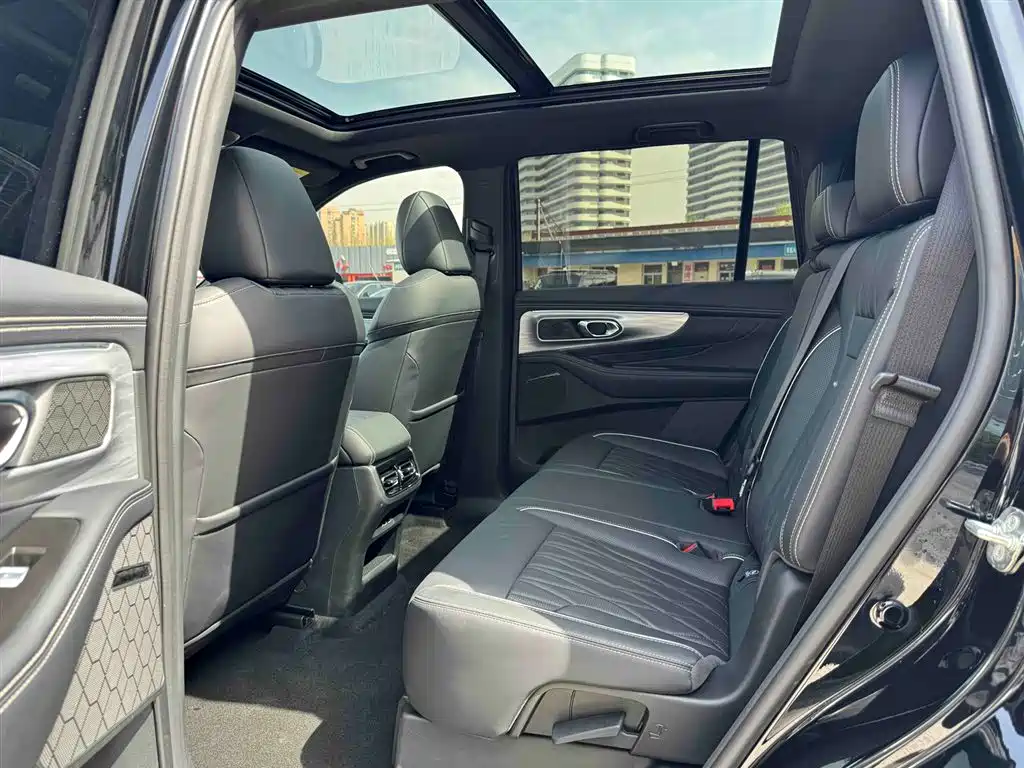 GAC Trumpchi Trumpchi GS8 2025 Pilot Series 2.0TGDI 2WD Luxury Edition 5-seater фото 21