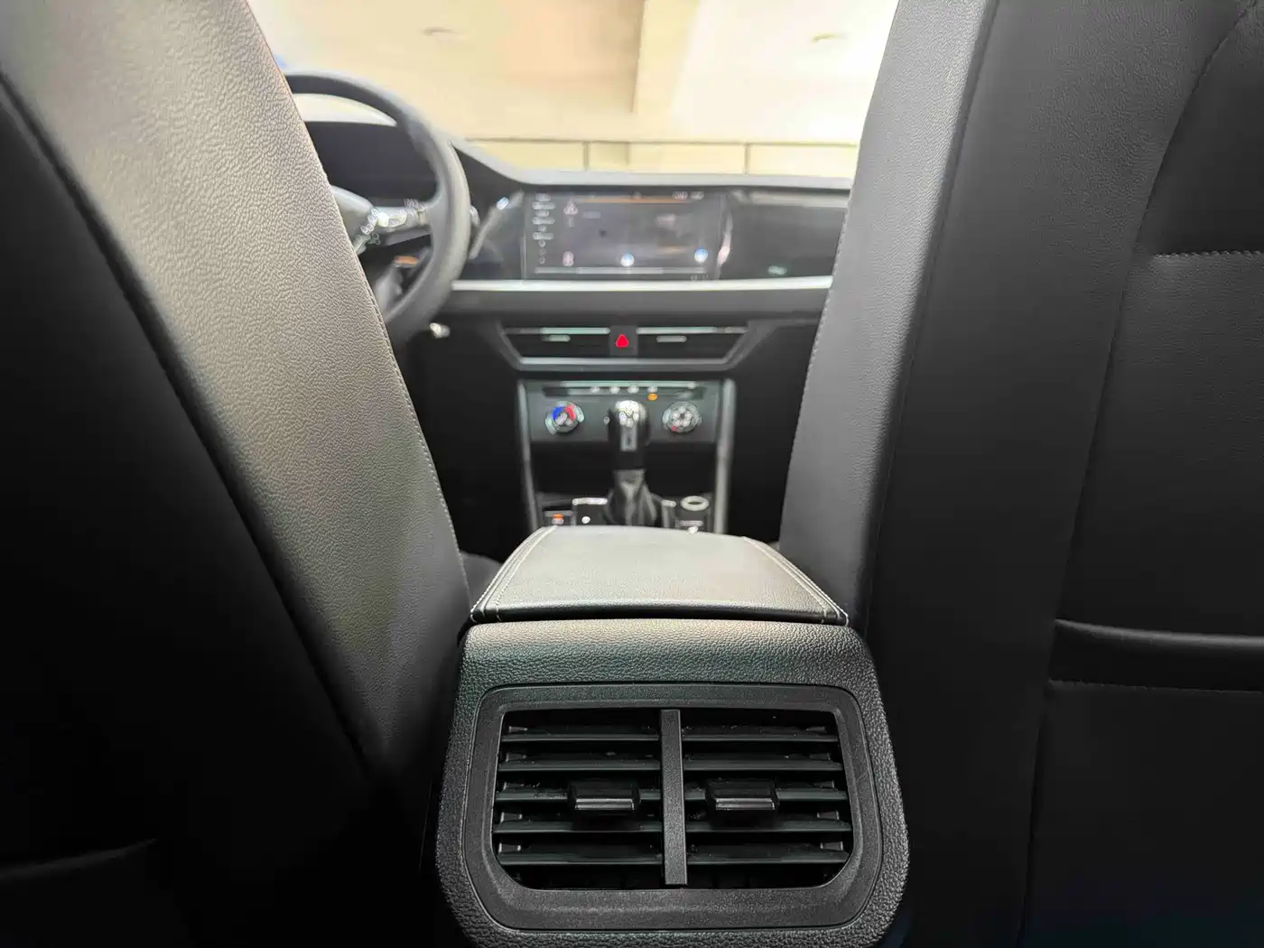 Volkswagen Lavida 2022 1.5L Auto Comfort Edition фото 18