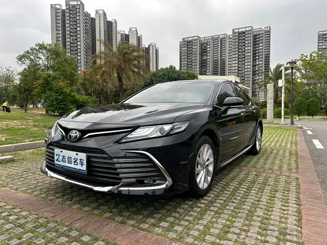 TOYOTA CAMRY