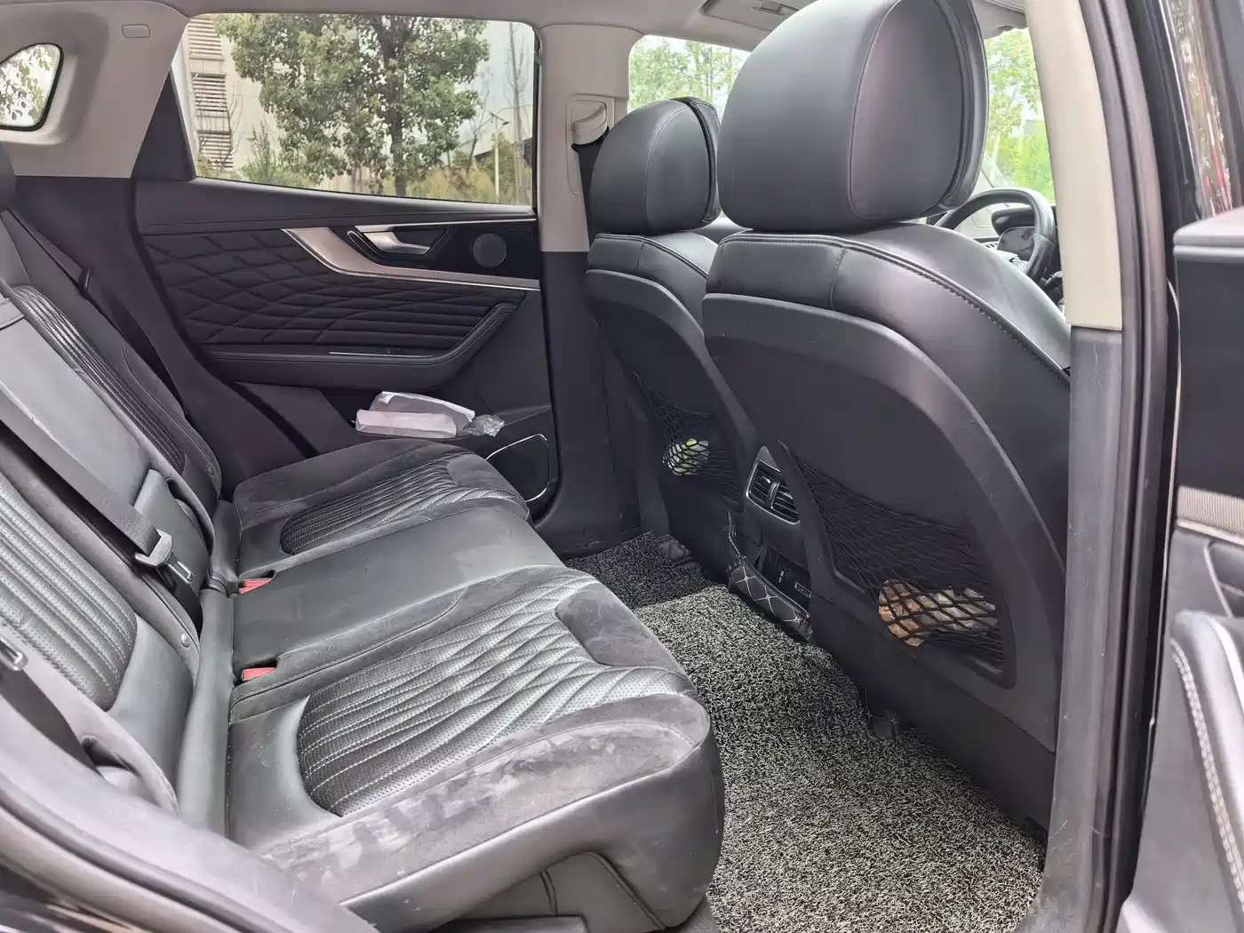 Hongqi HS5 2022 Facelift 2.0T Smart Flag Enjoyment AWD Edition фото 12