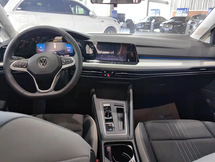 Volkswagen Golf 2023 Facelift 280TSI DSG Pro фото 12