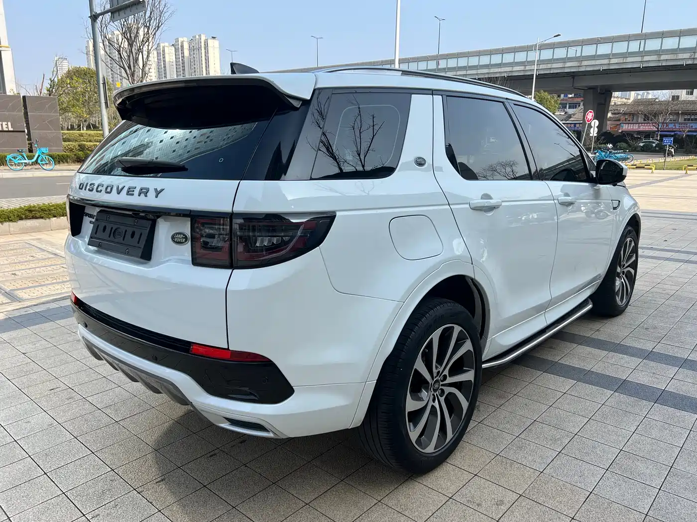 Land Rover Discovery Sport 2022 Model 249PS R-Dynamic SE Performance Tech Edition 5-Seater фото 17