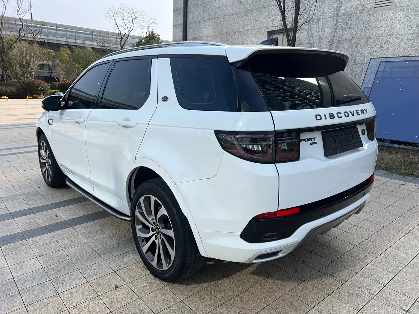 Land Rover Discovery Sport 2022 Model 249PS R-Dynamic SE Performance Tech Edition 5-Seater фото 18