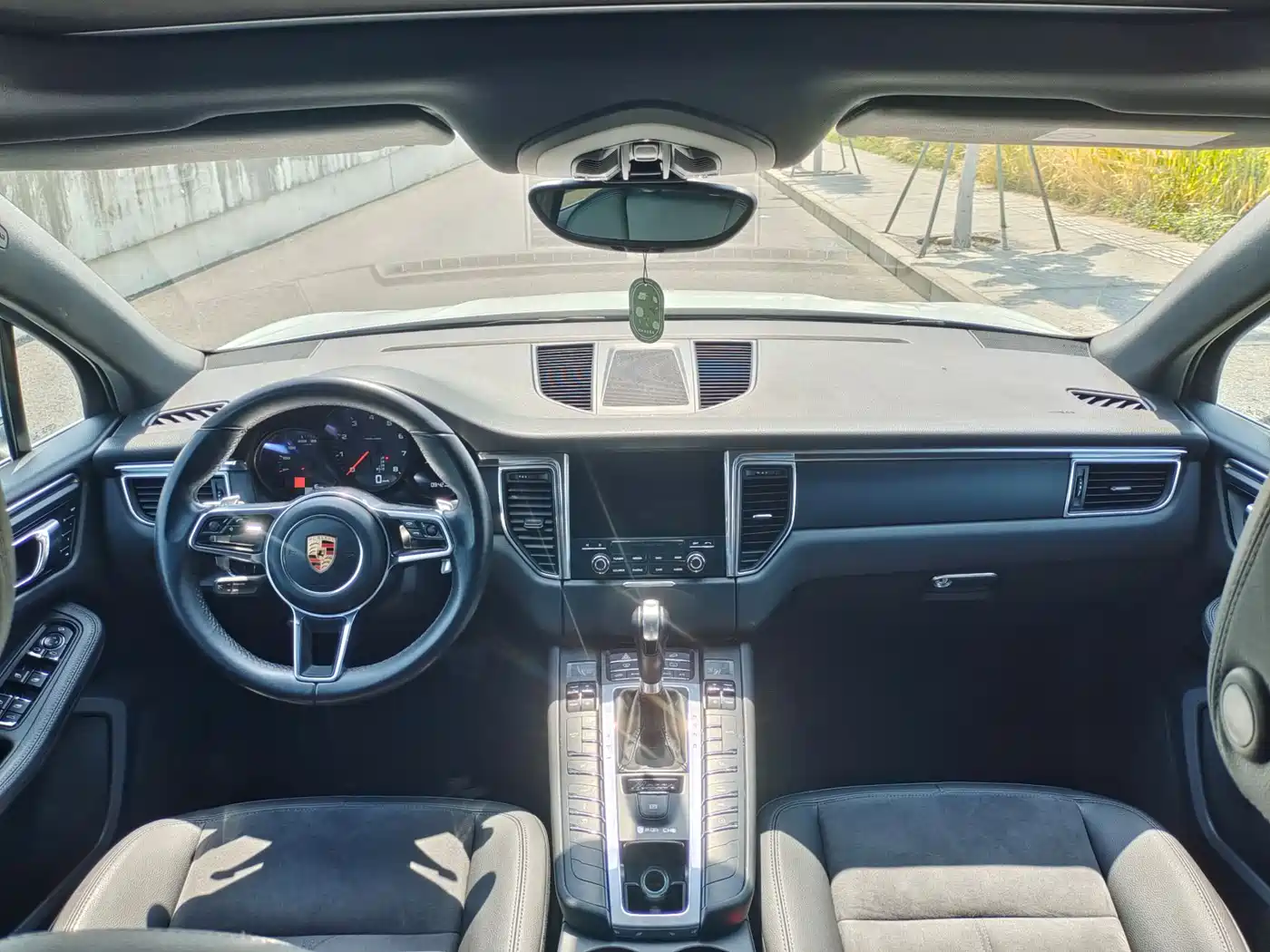 Porsche Macan 2017 Macan 2.0T фото 8