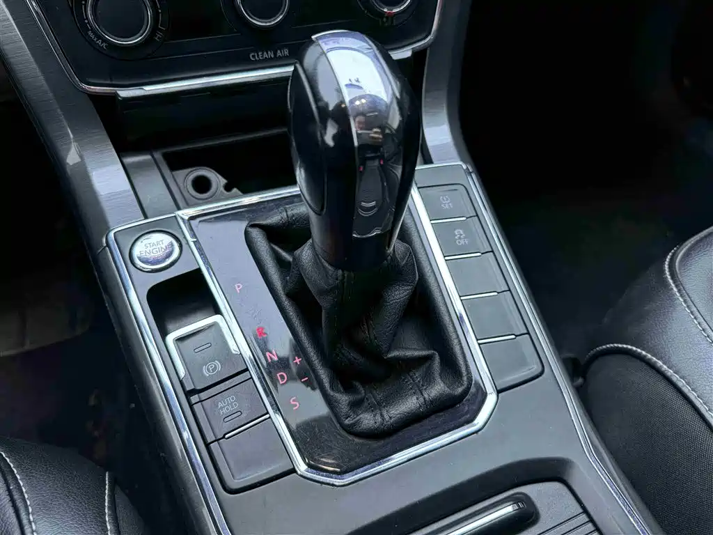 Volkswagen Passat 2017 330TSI DSG Prestige фото 7