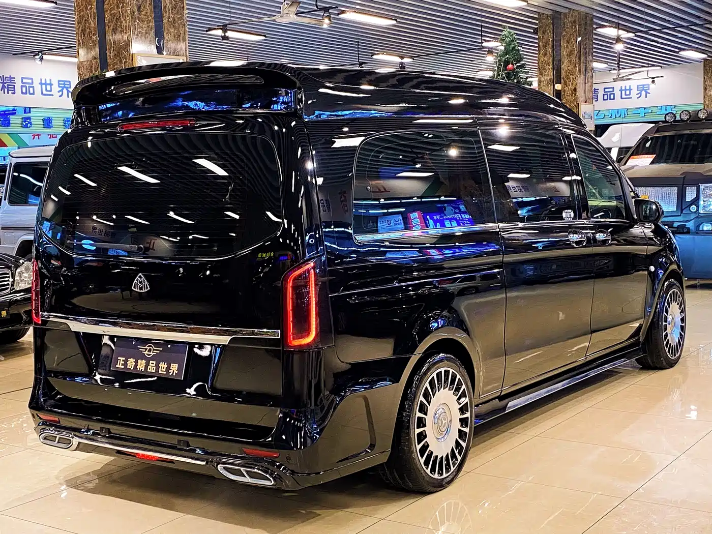 Mercedes-Benz Vito 2018 2.0T Business Edition China VI фото 3