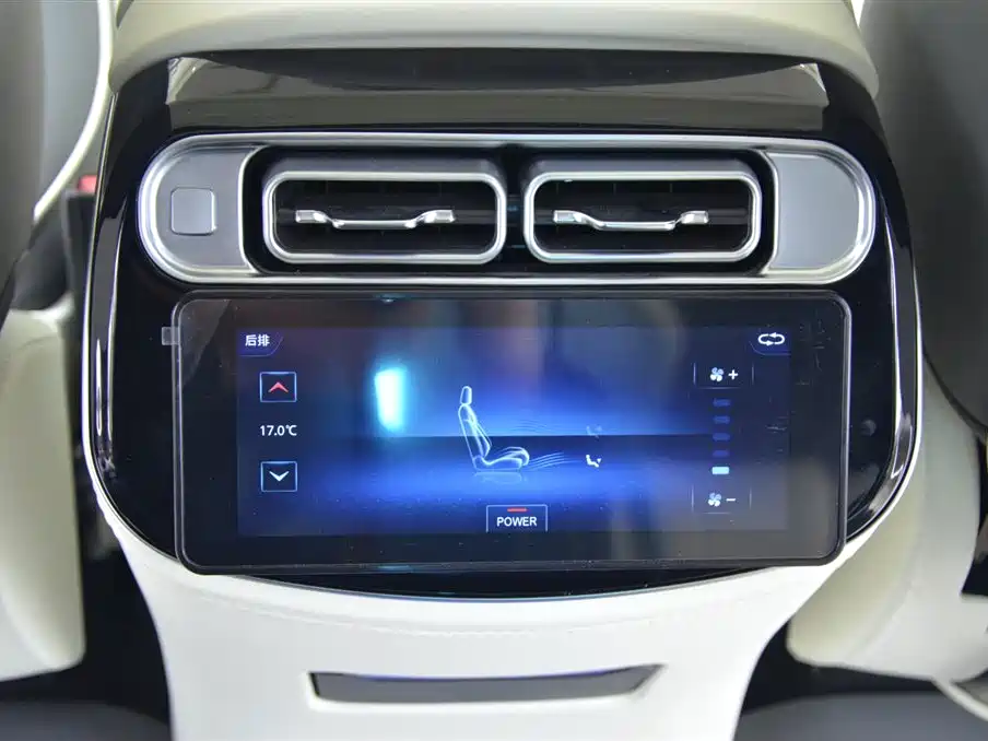 Mercedes-Benz Vito 2023 2.0T Business 7-Seater фото 12