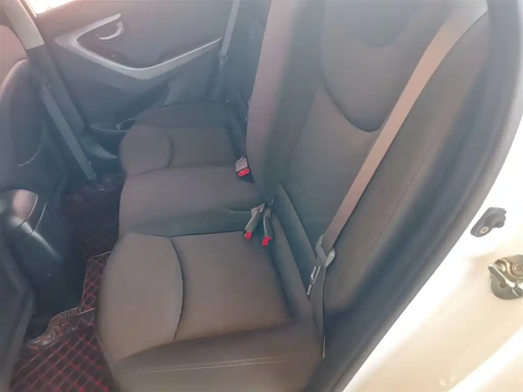 Hyundai Langdong 2016 1.6L Automatic Smart Edition фото 17