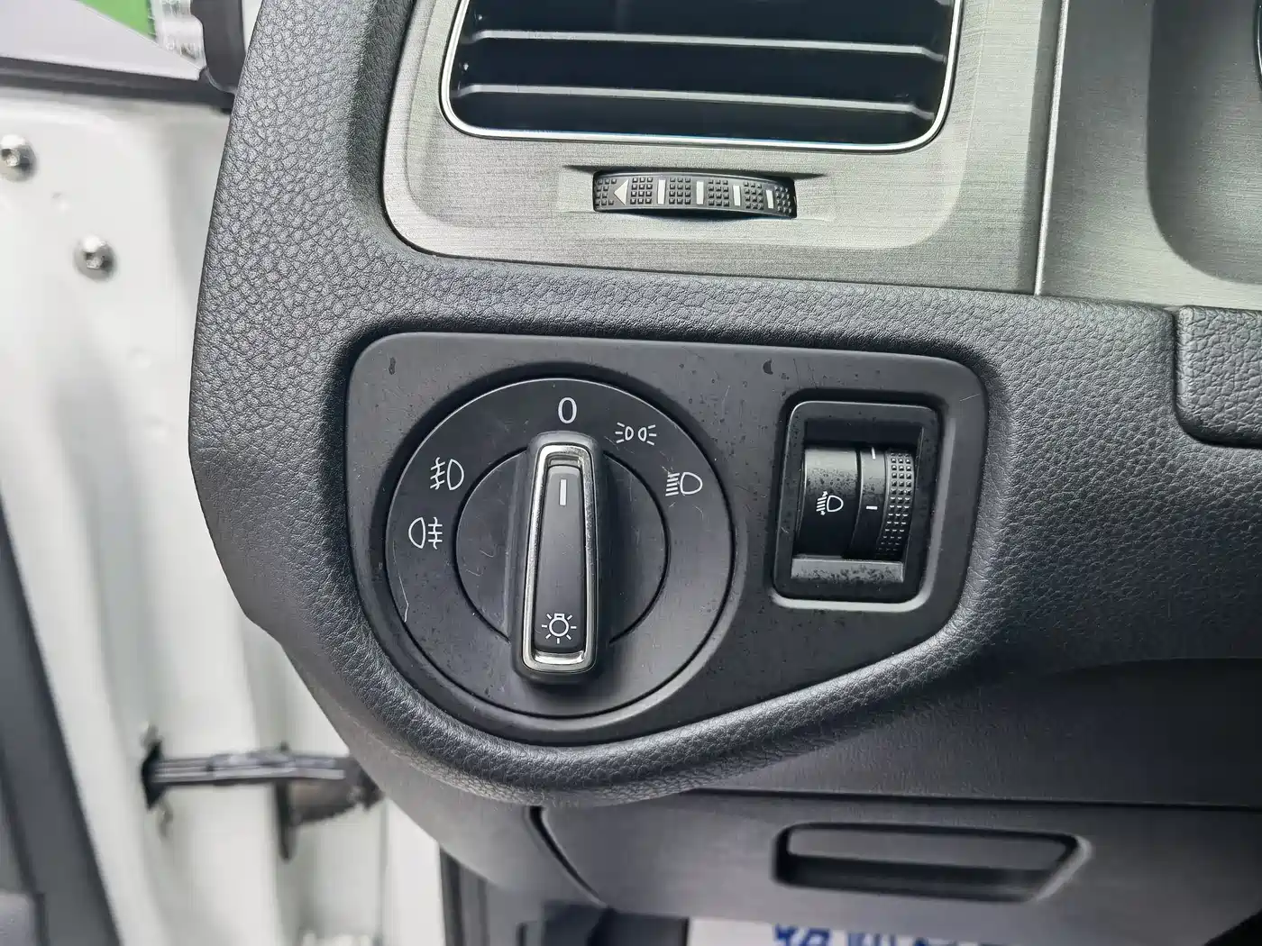 Volkswagen Golf 2016 1.6L Automatic Comfort фото 13