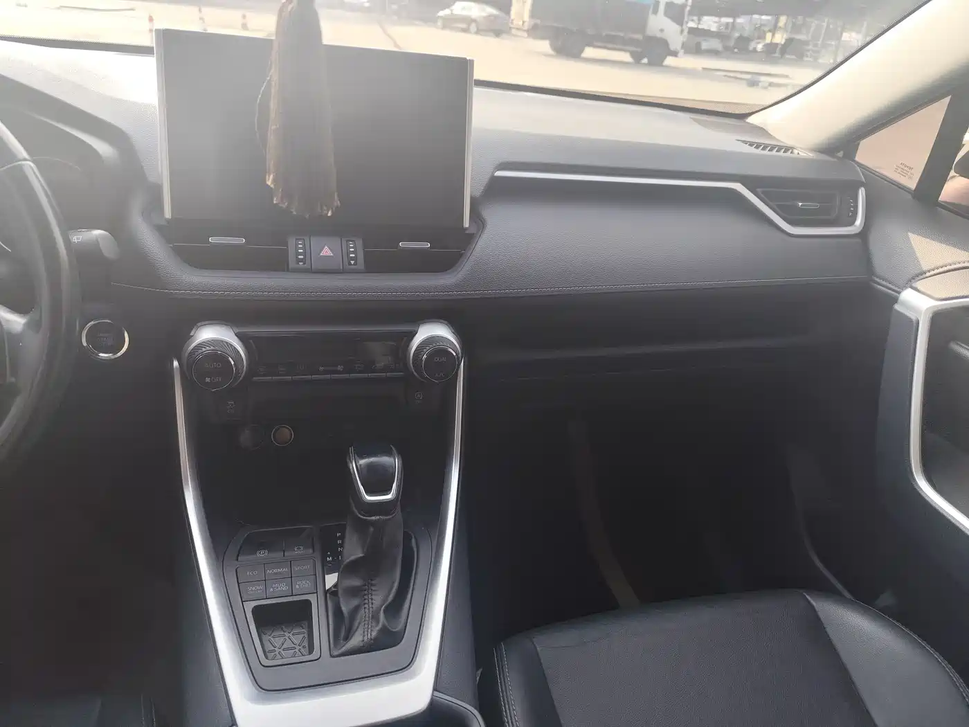 Toyota Wildlander 2022 2.0L CVT AWD Luxury Edition фото 7
