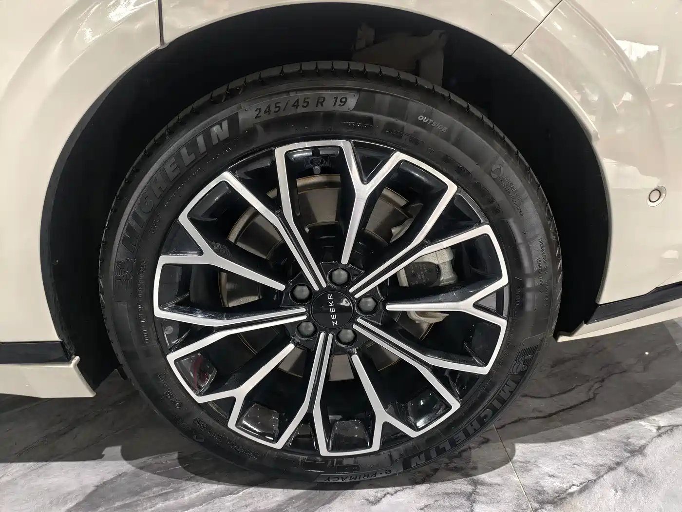 ZEEKR EXTREME KRYPTON 007GT