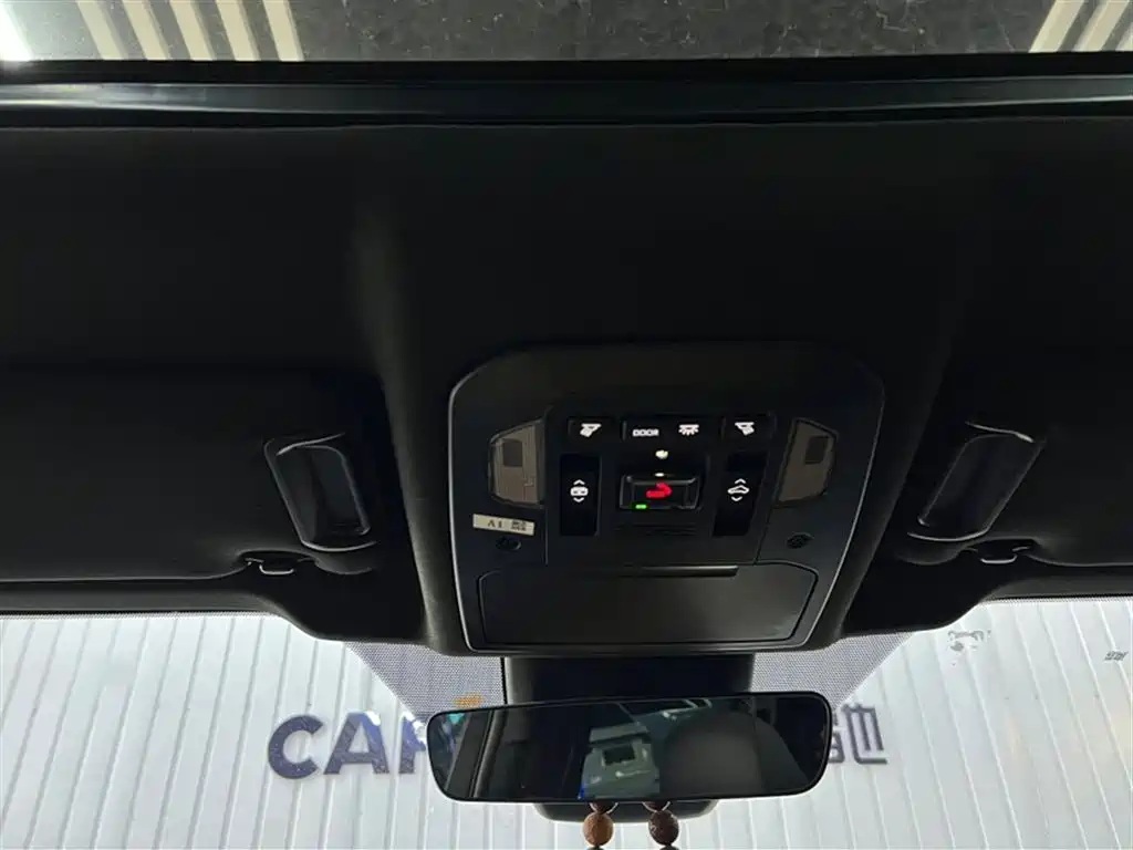 Toyota Crown Kluger 2023 2.5L HEV AWD Premium Edition фото 18