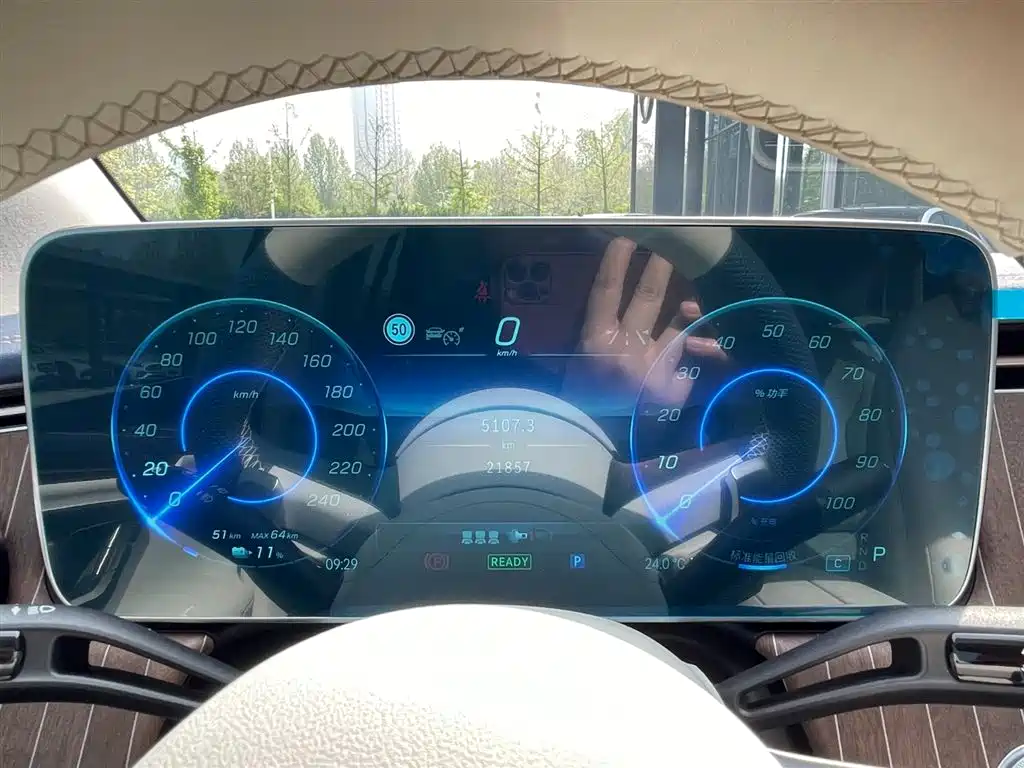 MERCEDES-BENZ EQE SUV