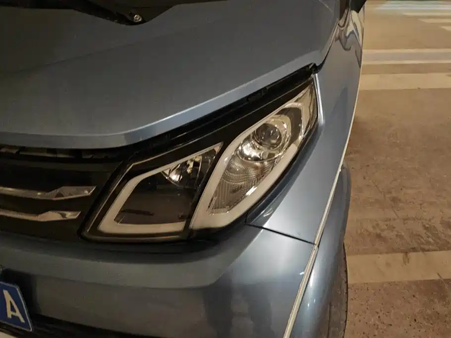 ZOTYE E200