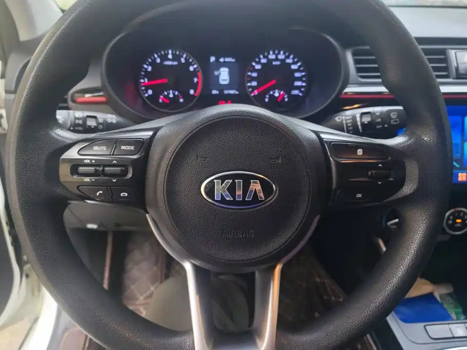Kia KX CROSS 2018 2017 1.4L AT GLS