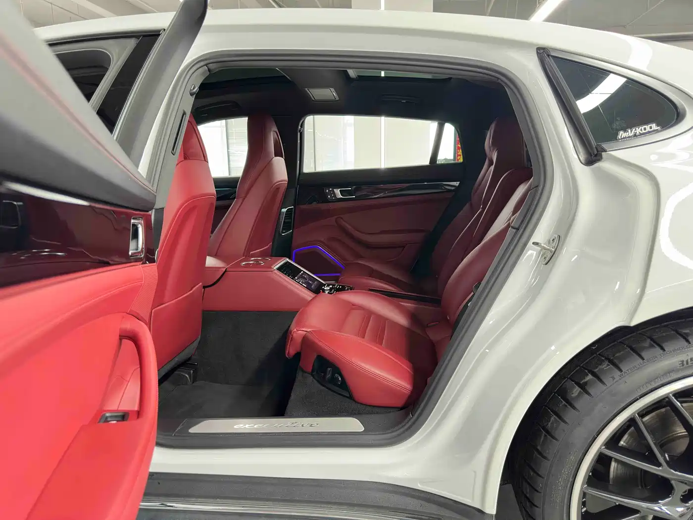 Porsche Panamera 2023 Panamera Executive Long Wheelbase 2.9T фото 18