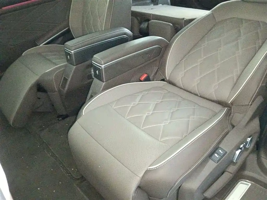 Volkswagen Viloran 2024 380TSI Executive Edition фото 13
