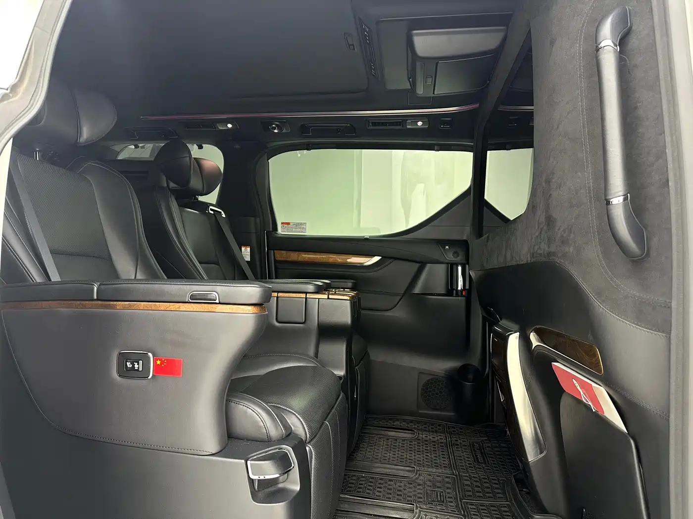 Toyota Alphard 2015 3.5L Premium Edition фото 12