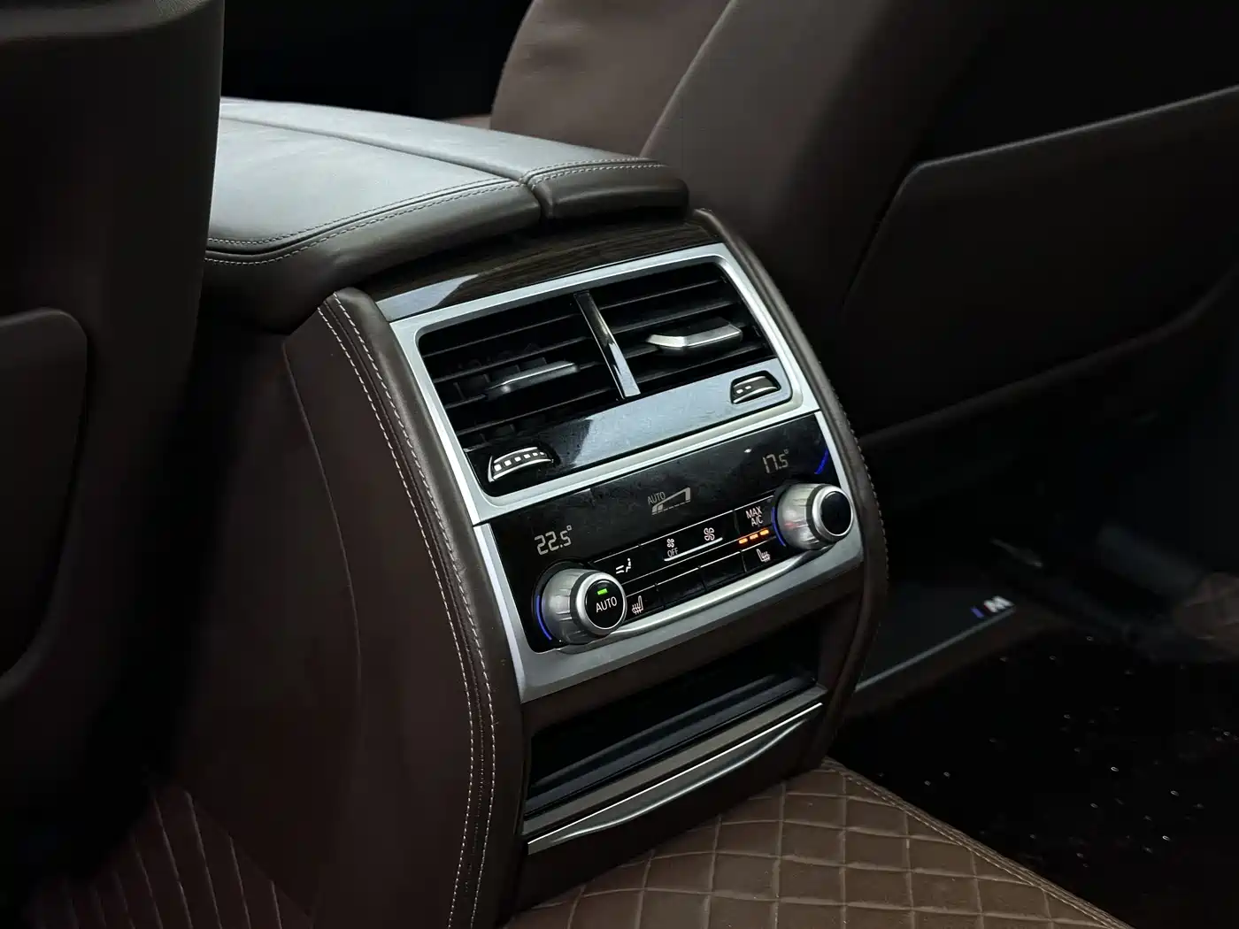 BMW 7 Series 2019 730Li Luxury Package фото 21