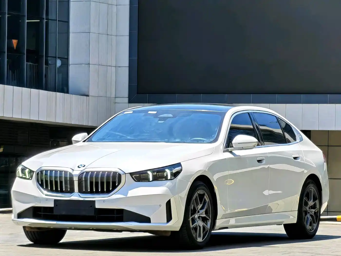  BMW BMW 5 Series 2025 530Li Leading Luxury Package