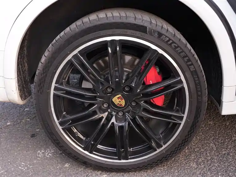 Porsche Cayenne 2016 Cayenne GTS 3.6T фото 10