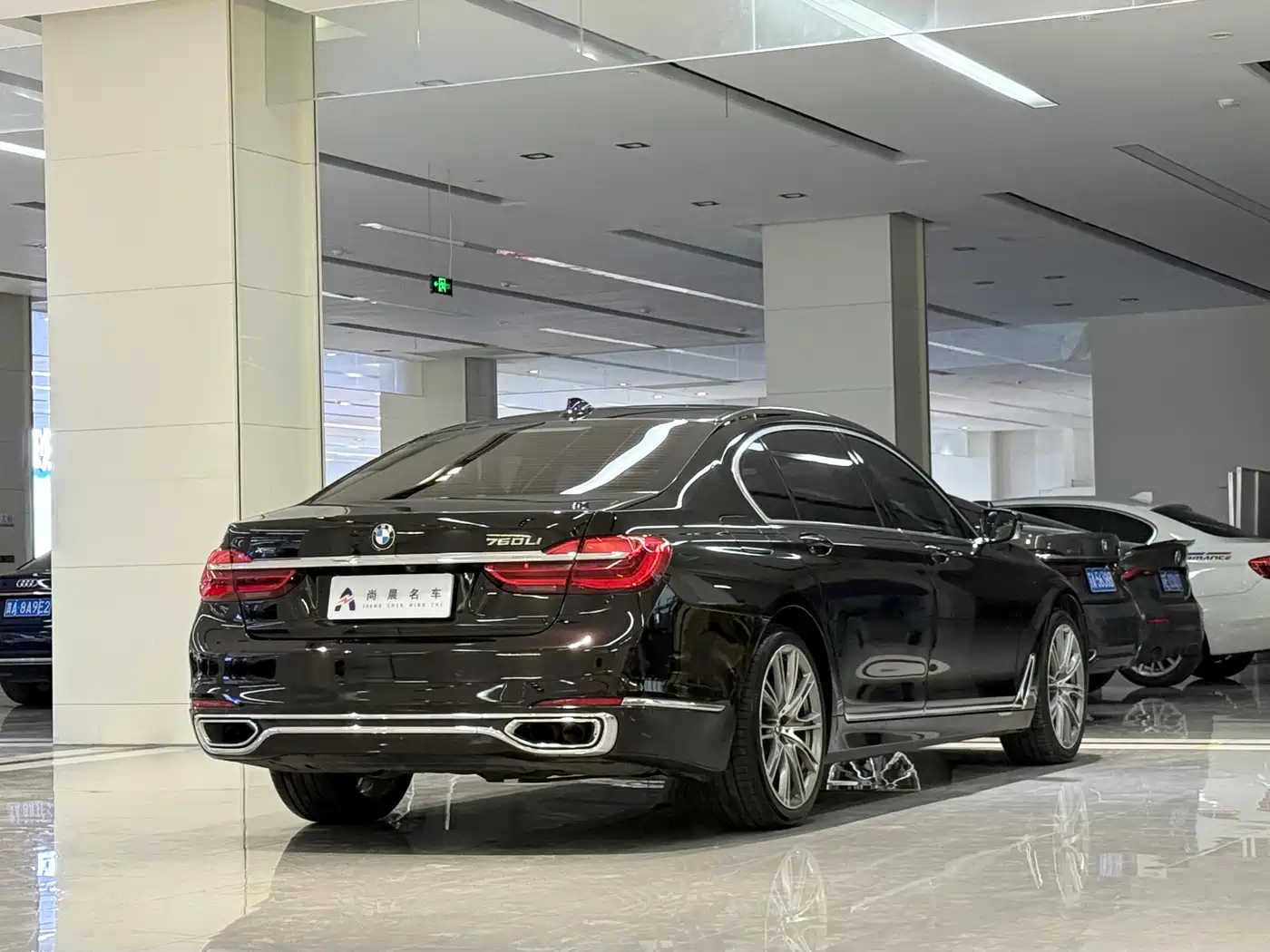 BMW 7 Series 2017 750Li xDrive Customized Edition (4-Seater) фото 16