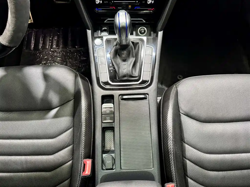 Volkswagen FAW-Volkswagen CC 2020 330TSI Glamour Version China VI фото 21