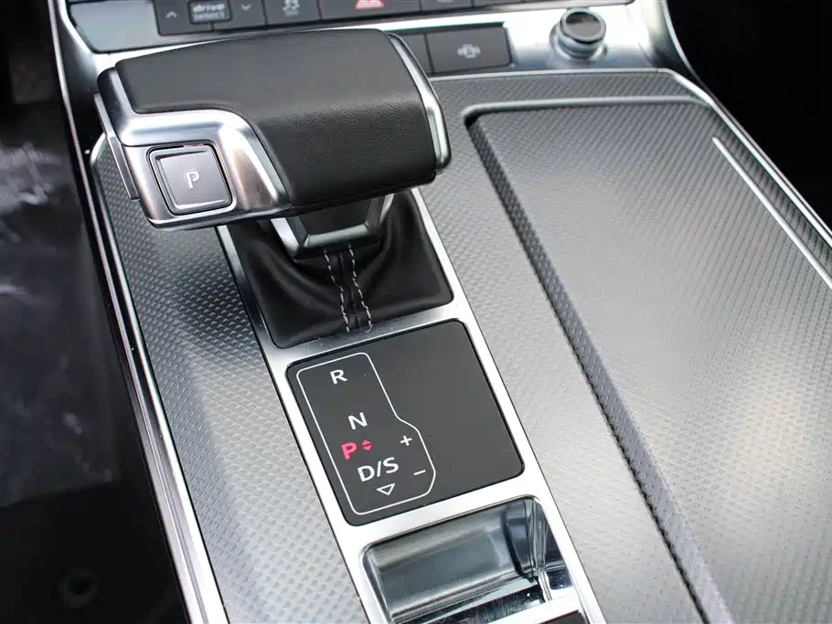 Audi A6L 2021 45 TFSI Exclusive Sport фото 7