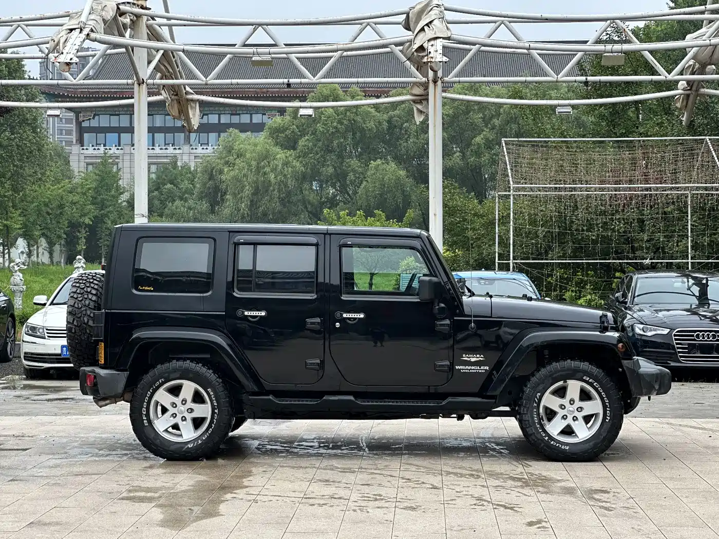 Jeep Wrangler 2010 2010 3.8L Sahara 4-Door